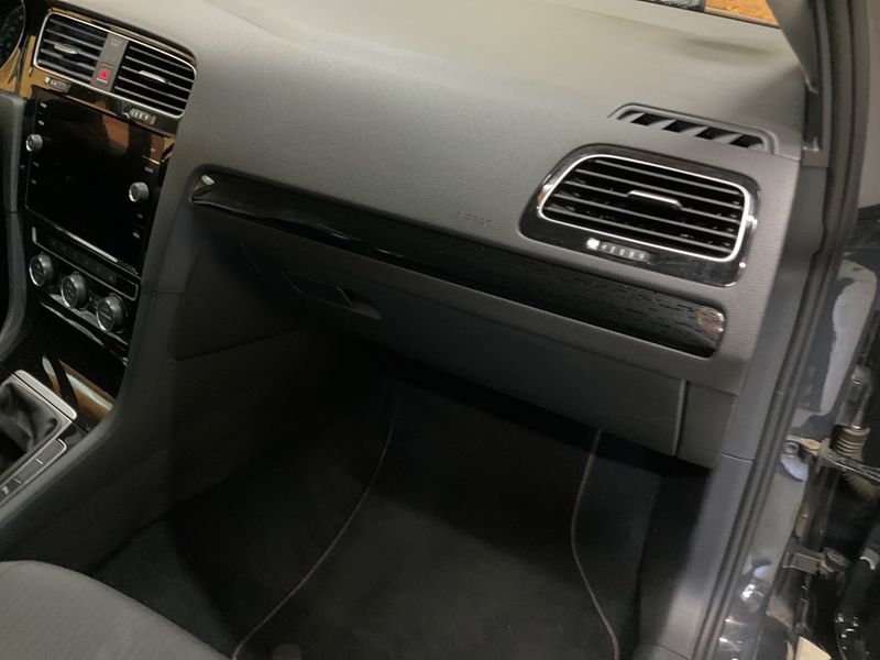 Volkswagen Golf VII 1.6 TDI Sound 2018 – снимка 22
