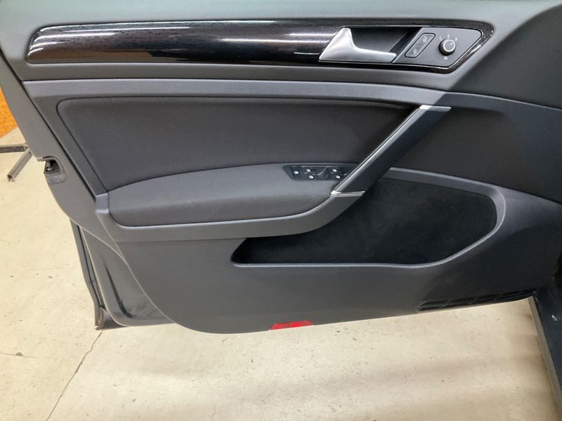 Volkswagen Golf VII 1.6 TDI Sound 2018 – снимка 23