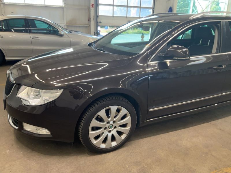 Skoda Superb 2.0 TDI Elegance 4x4 2012 – снимка 2