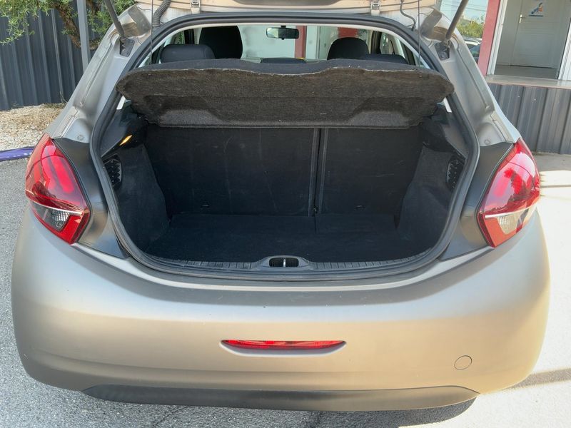 Peugeot 208 1.6 Blue-HDi Active 2015 – снимка 15