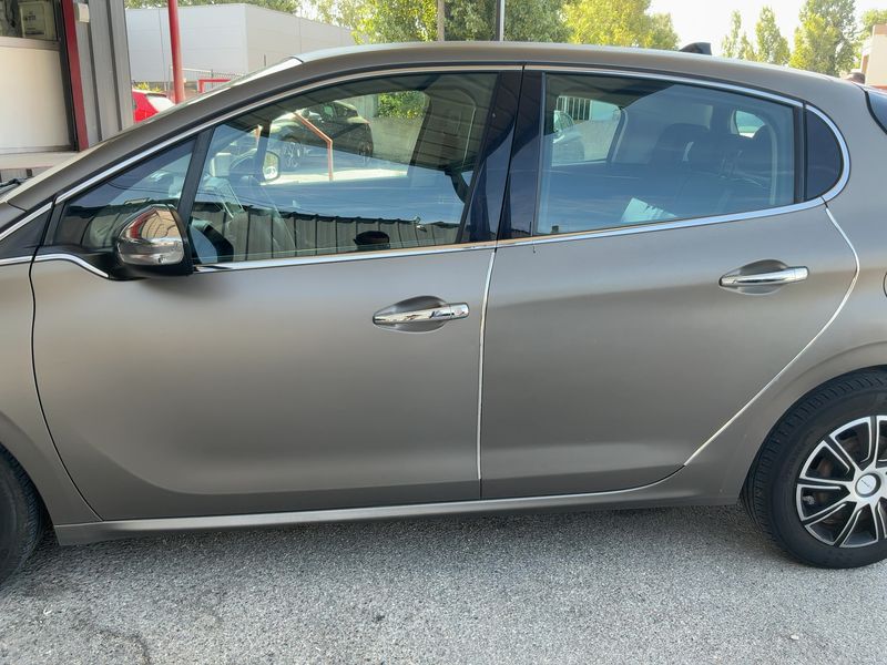 Peugeot 208 1.6 Blue-HDi Active 2015 – снимка 4