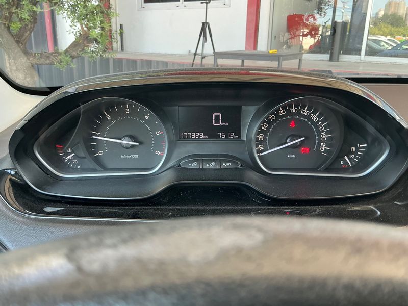 Peugeot 208 1.6 Blue-HDi Active 2015 – снимка 18