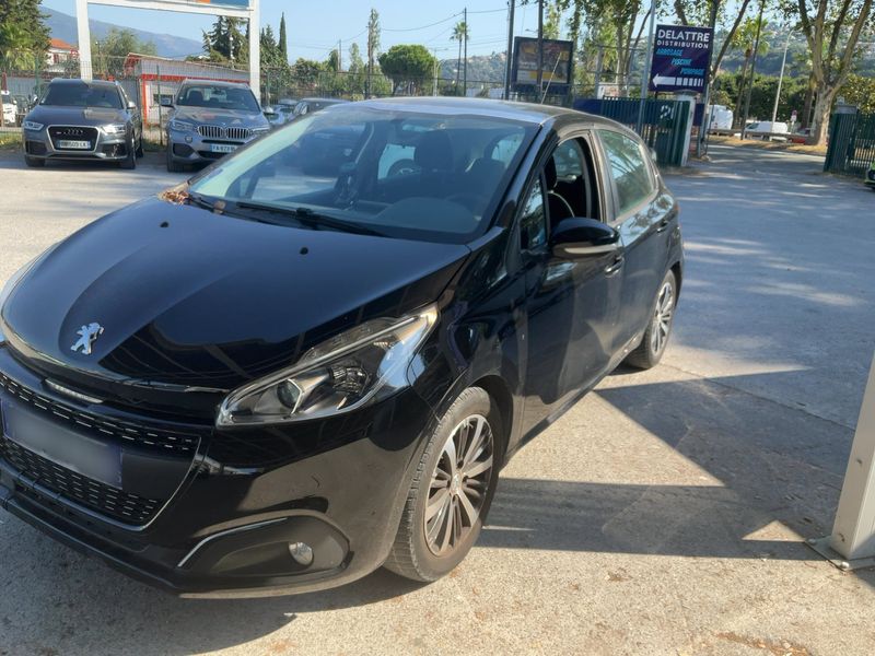 Peugeot 208 1.2 e-VTi Active 2017 – снимка 2