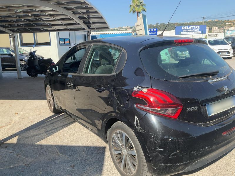 Peugeot 208 1.2 e-VTi Active 2017 – снимка 6