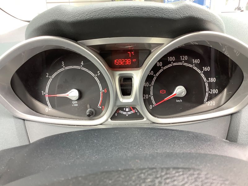 Ford Fiesta 1.25 Titanium 2011 – снимка 4