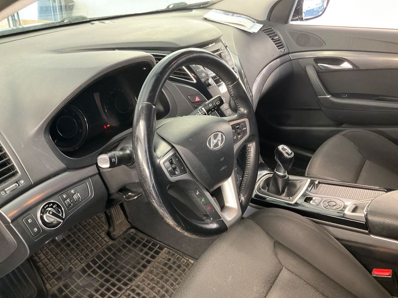 Hyundai i40 1.6 5 Star Edition 2013 – снимка 28