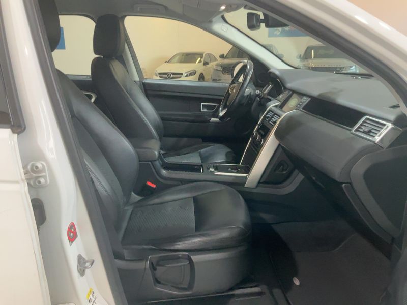 Land Rover Discovery Sport 2.0 Turbo SE AWD 2018 – снимка 17