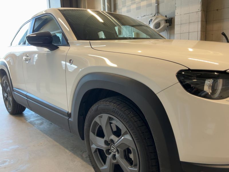 Mazda MX-30 electric drive 125 kW Exclusive-Line R-EV 2024 – снимка 12