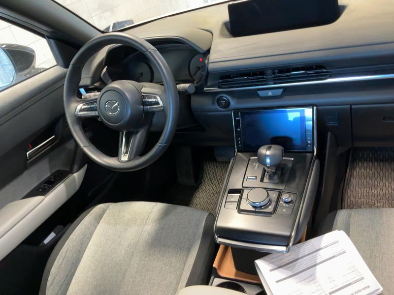 Mazda MX-30 electric drive 125 kW Exclusive-Line R-EV 2024 – снимка 18