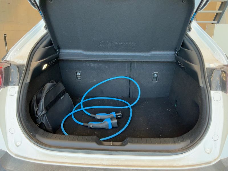 Mazda MX-30 electric drive 125 kW Exclusive-Line R-EV 2024 – снимка 16