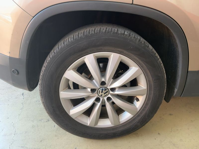 Volkswagen Tiguan 2.0 TDI T1 BlueMotion Tech 2015 – снимка 9