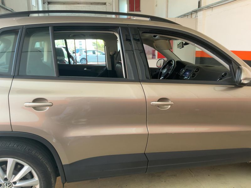 Volkswagen Tiguan 2.0 TDI T1 BlueMotion Tech 2015 – снимка 10
