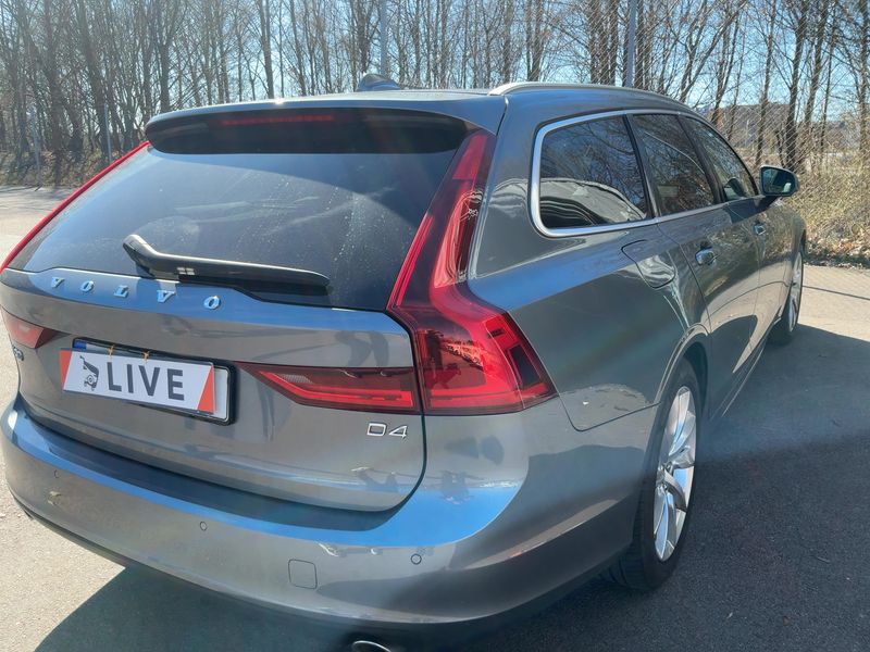 Volvo V90 2.0 D4 Momentum 2018 – снимка 8