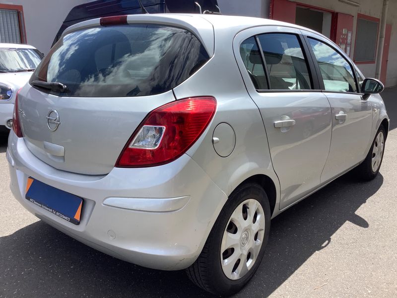 Opel Corsa 1.2 Edition 2012 – снимка 2