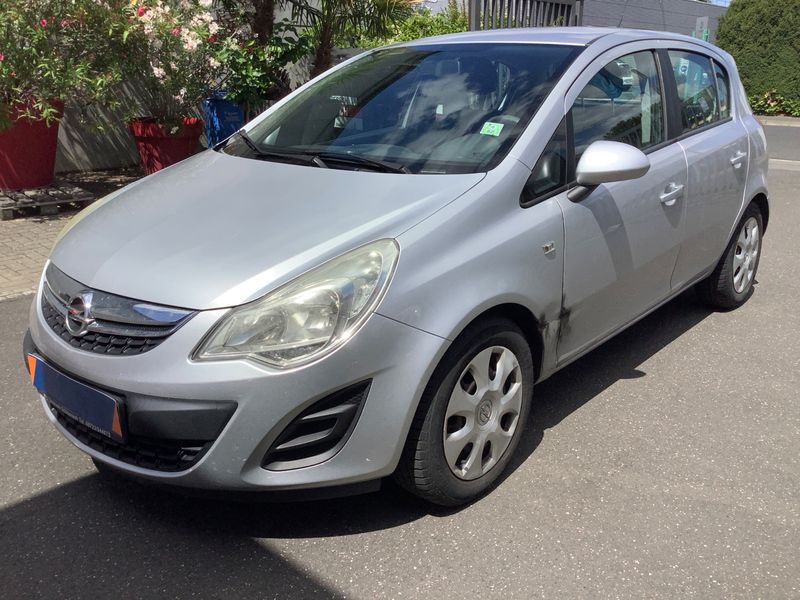 Opel Corsa 1.2 Edition 2012 – снимка 1