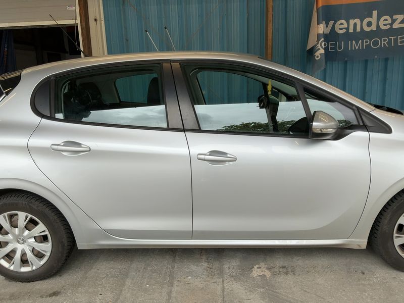 Peugeot 208 1.6 Blue-HDi Active Business 2017 – снимка 10