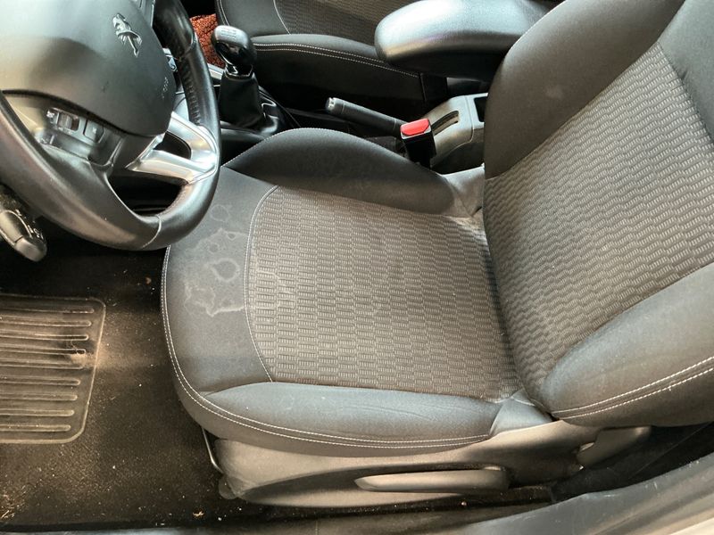 Peugeot 208 1.6 Blue-HDi Active Business 2017 – снимка 22