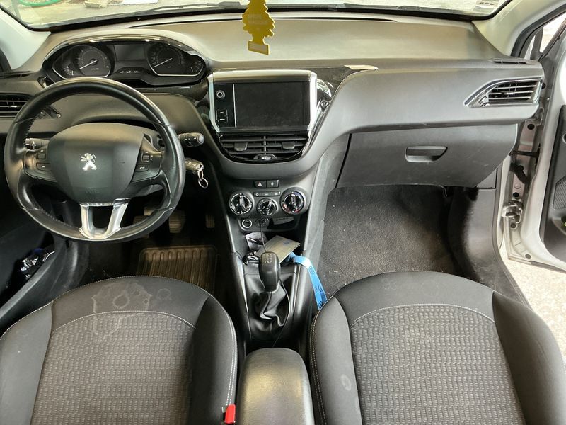 Peugeot 208 1.6 Blue-HDi Active Business 2017 – снимка 17