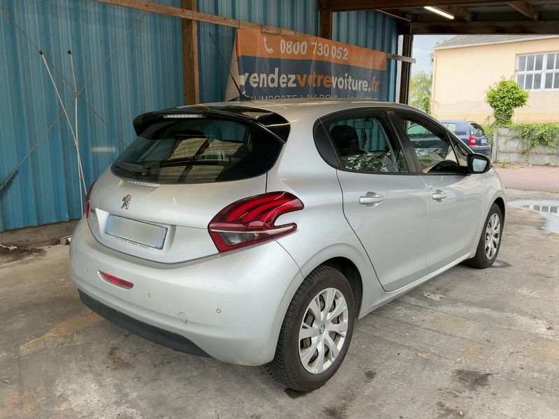 Peugeot 208 1.6 Blue-HDi Active Business 2017 – снимка 8