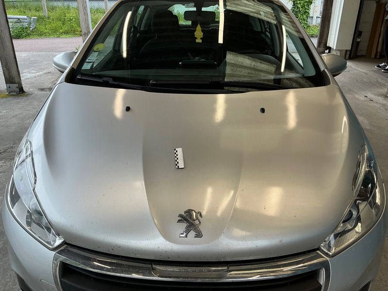 Peugeot 208 1.6 Blue-HDi Active Business 2017 – снимка 26