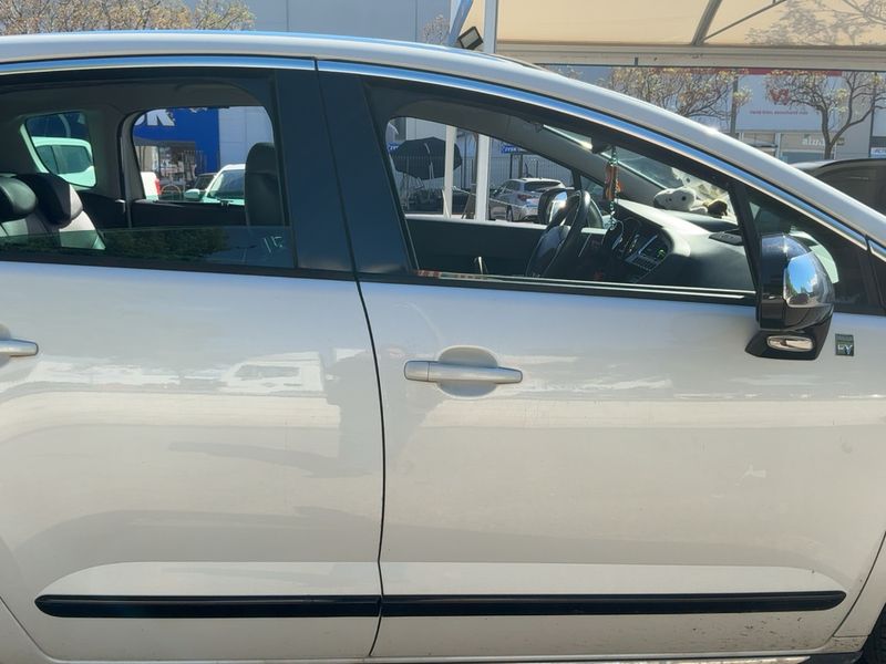 Peugeot 3008 2.0 HDi Active 2012 – снимка 10