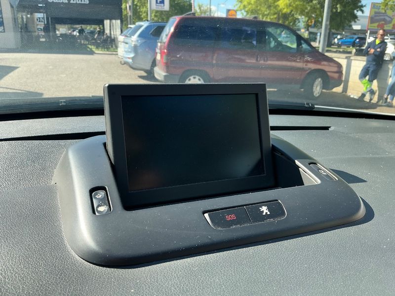 Peugeot 3008 2.0 HDi Active 2012 – снимка 28