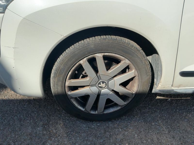 Peugeot 3008 2.0 HDi Active 2012 – снимка 3