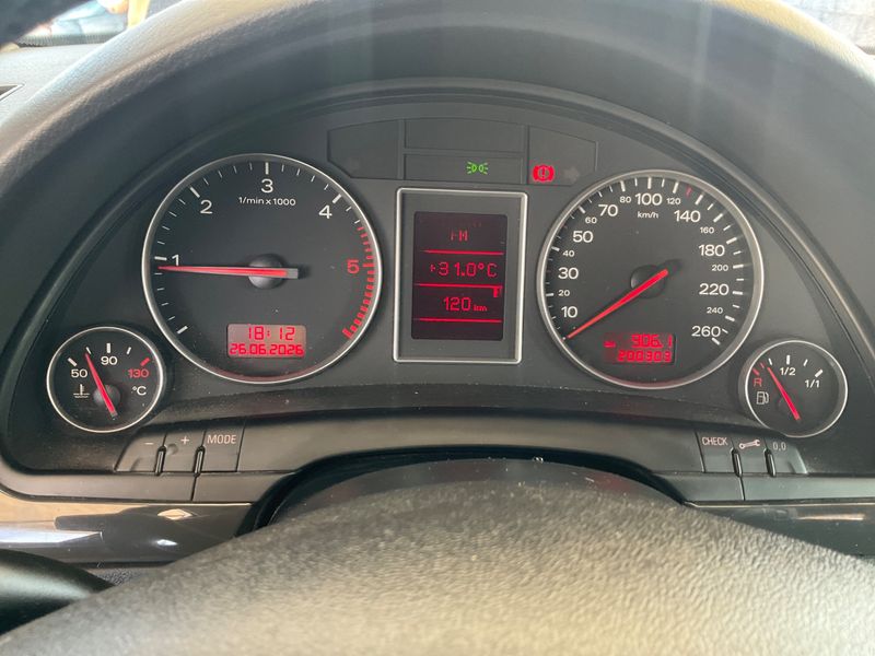 Audi A4 1.9 TDI 2004 – снимка 4