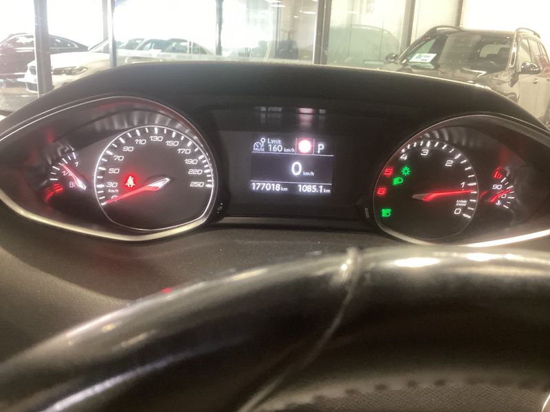 Peugeot 308 1.6 Blue-HDi Allure 2017 – снимка 18