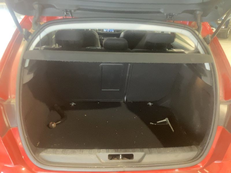 Peugeot 308 1.6 Blue-HDi Allure 2017 – снимка 15