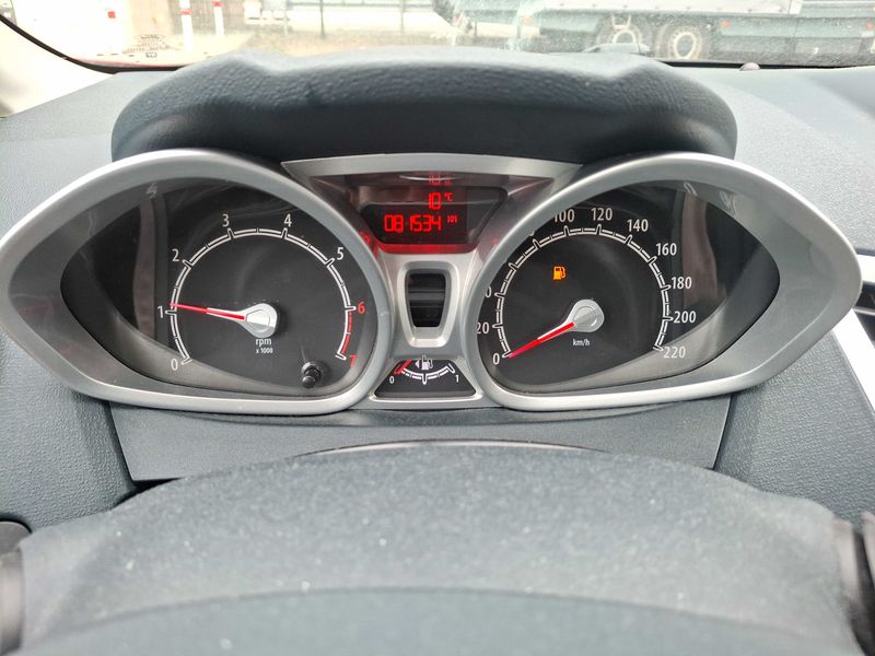 Ford Fiesta 1.25 Titanium 2012 – снимка 12