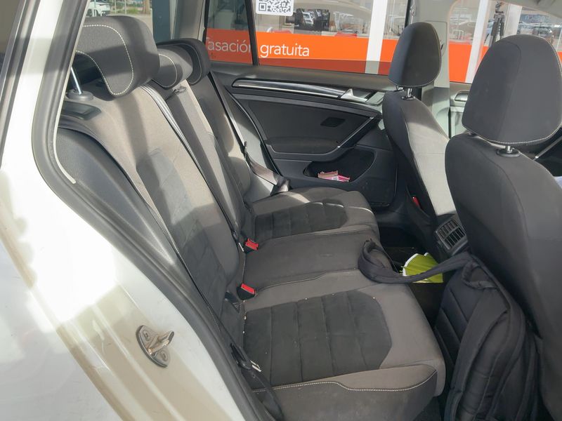 Volkswagen Golf VII 2.0 TDI Sport BlueMotion Tech 2015 – снимка 19