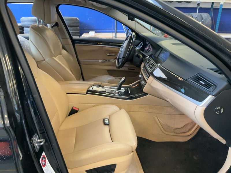 BMW 5er 535i xDrive 2011 – снимка 17