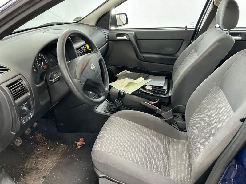Opel Astra 1.4 Edition 2010 – снимка 3