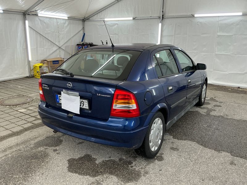 Opel Astra 1.4 Edition 2010 – снимка 2