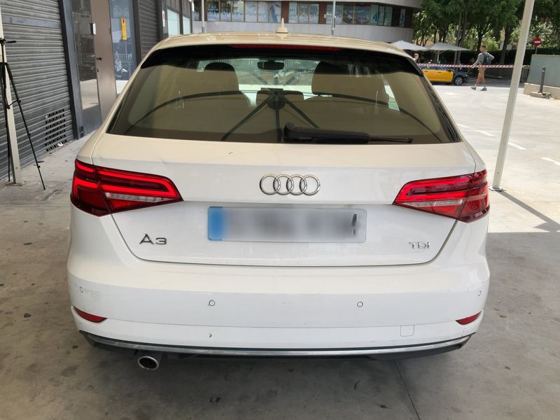 Audi A3 Sportback 1.6 TDI Design 2018 – снимка на щета 7