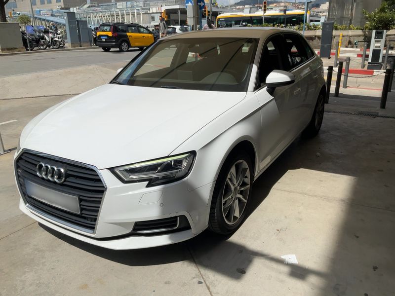 Audi A3 Sportback 1.6 TDI Design 2018 – снимка 2