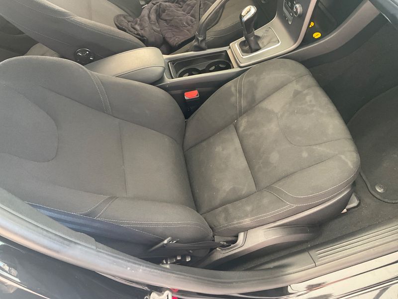 Volvo V40 2.0 D2 Kinetic 2015 – снимка 27