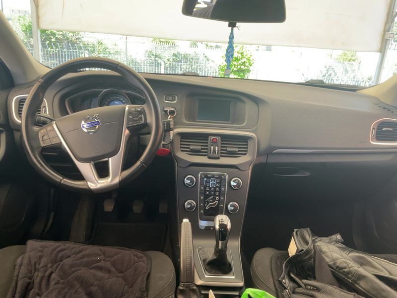 Volvo V40 2.0 D2 Kinetic 2015 – снимка 17