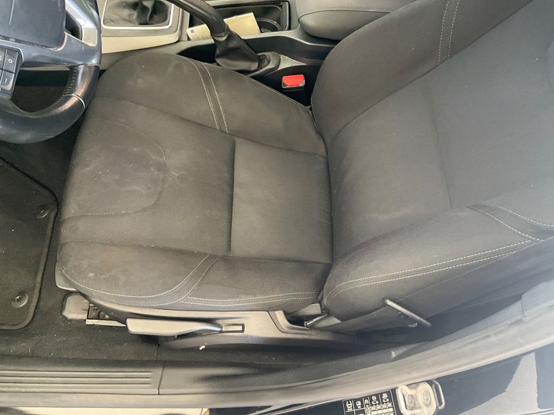 Volvo V40 2.0 D2 Kinetic 2015 – снимка 30