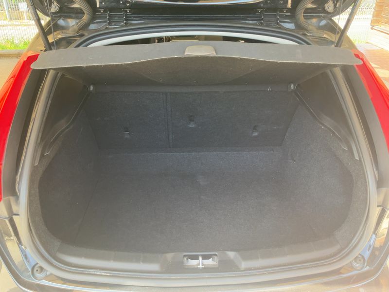Volvo V40 2.0 D2 Kinetic 2015 – снимка 15