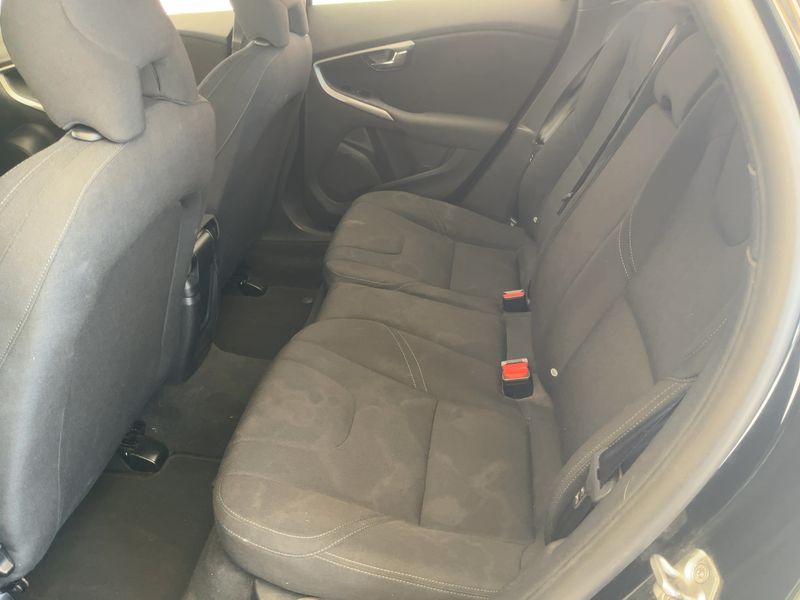 Volvo V40 2.0 D2 Kinetic 2015 – снимка 19