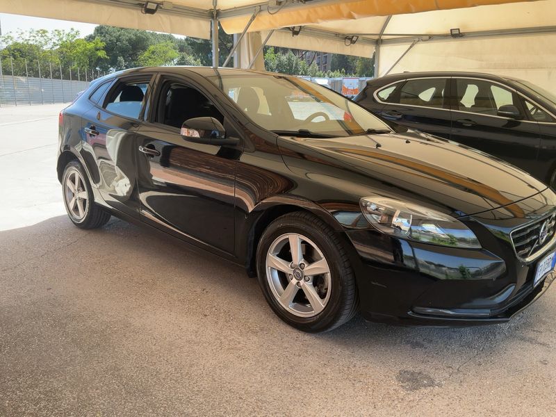 Volvo V40 2.0 D2 Kinetic 2015 – снимка 12