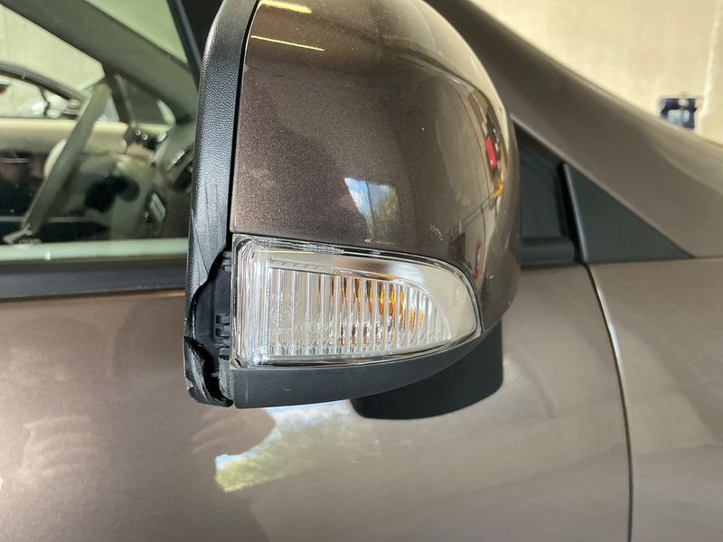 Renault Grand Scenic 1.4 TCe Luxe 2012 – снимка 22