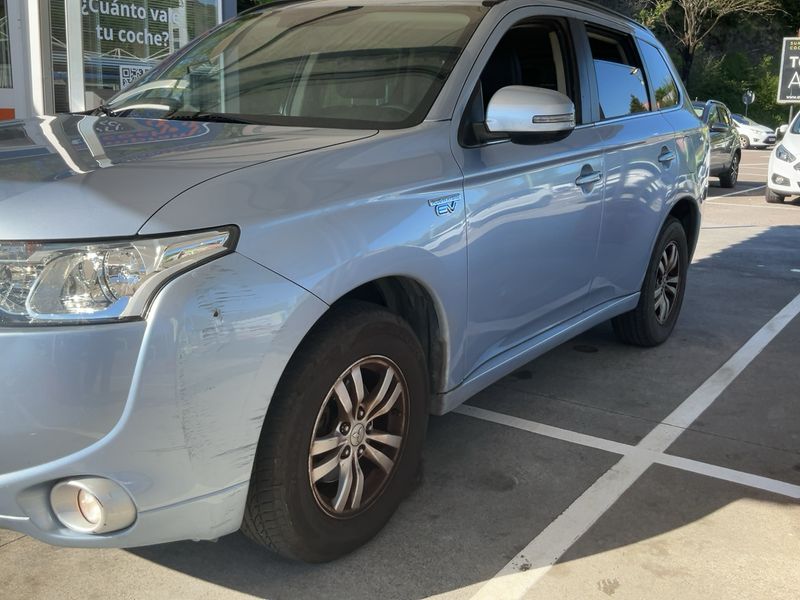 Mitsubishi Outlander 2.0 PHEV Motion 4WD 2014 – снимка 2