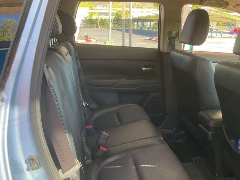 Mitsubishi Outlander 2.0 PHEV Motion 4WD 2014 – снимка 19