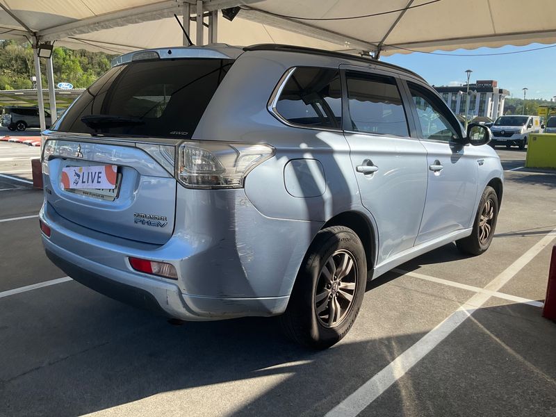 Mitsubishi Outlander 2.0 PHEV Motion 4WD 2014 – снимка 8