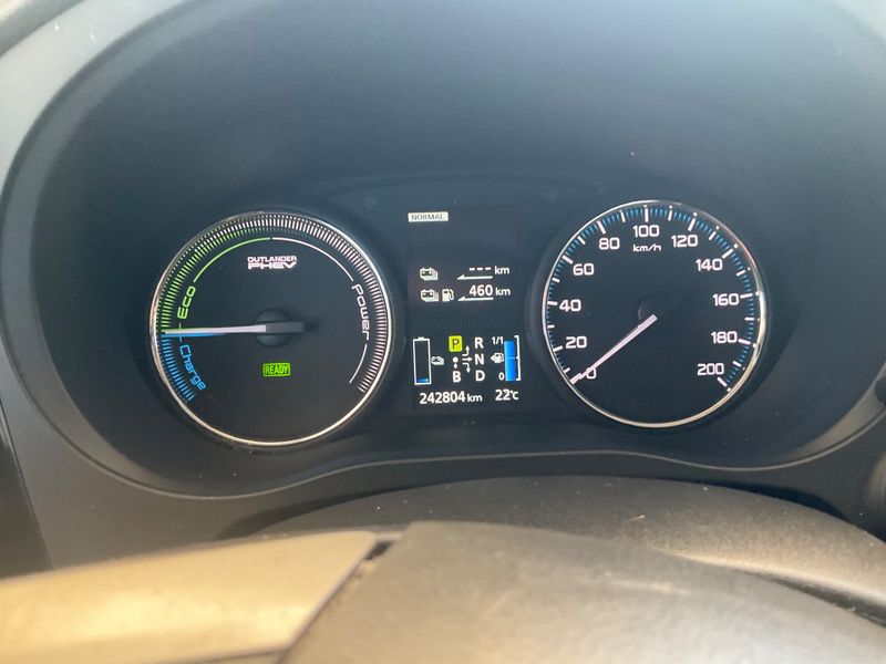 Mitsubishi Outlander 2.0 PHEV Motion 4WD 2014 – снимка 18