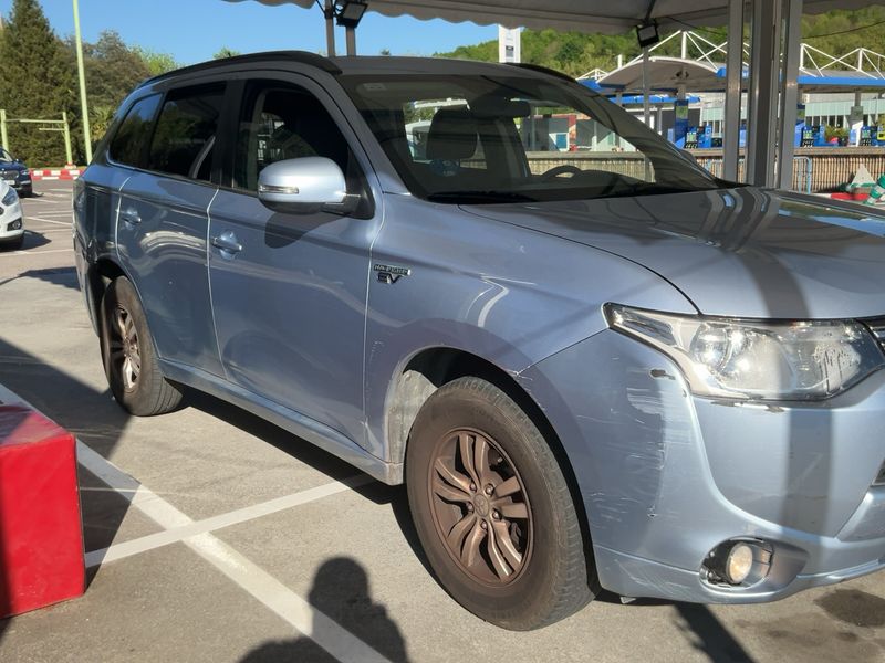 Mitsubishi Outlander 2.0 PHEV Motion 4WD 2014 – снимка 12