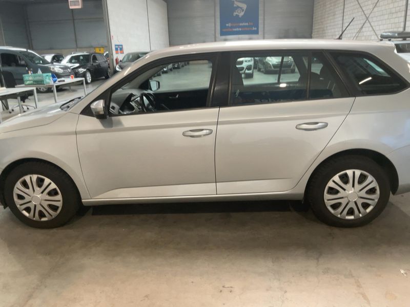 Skoda Fabia 1.0 MPI Ambition 2015 – снимка 4